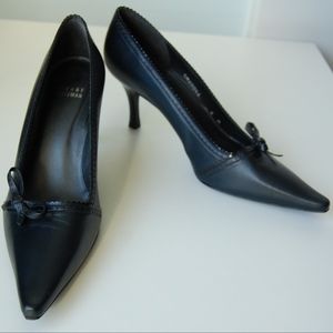 Beautiful Stuart Weitzman Navy Leather Heels